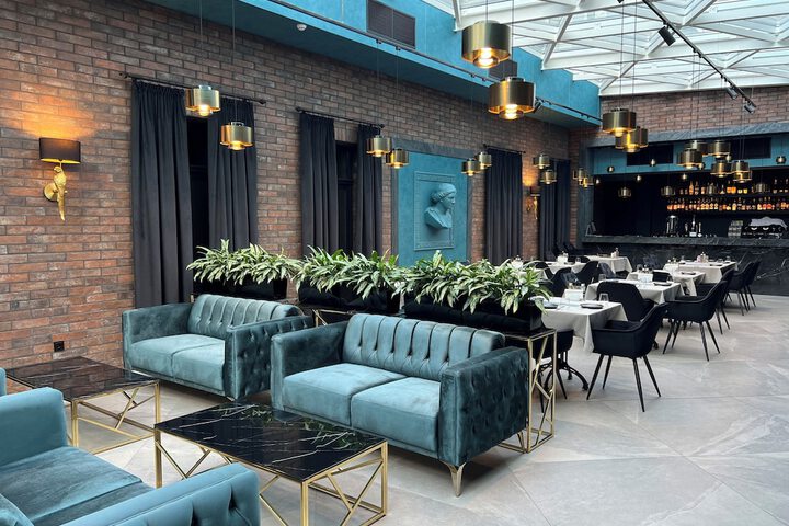 Lounge 66 of 70