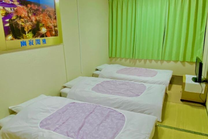 Room 16 of 48