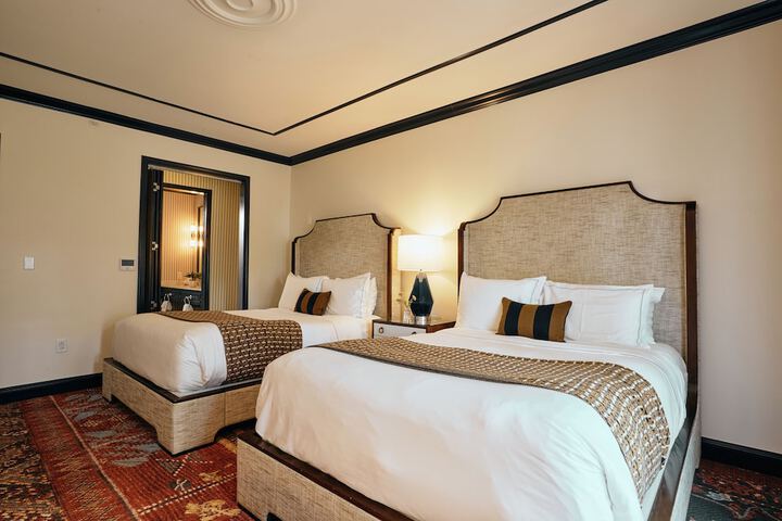 Premier 2 Queen Beds (7 of 8)