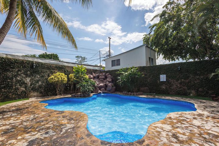 Pool 29 of 40