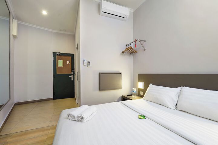 Room 10 of 21