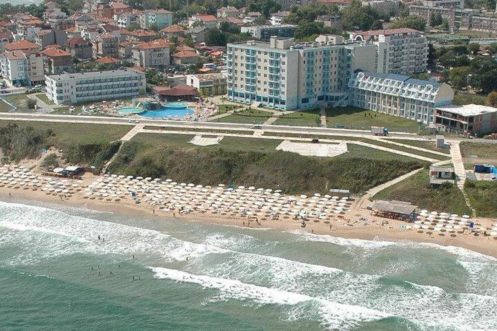 Perla Beach Club