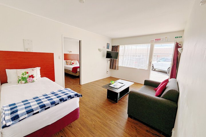 Room 9 of 15