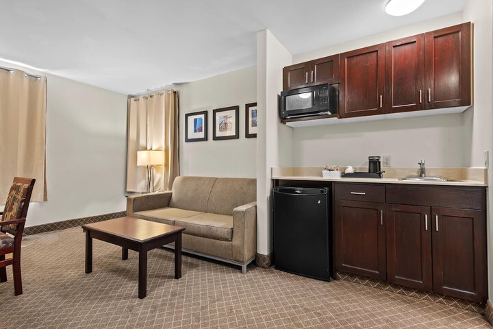 Room 44 of 72