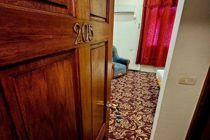 Room 33 of 75