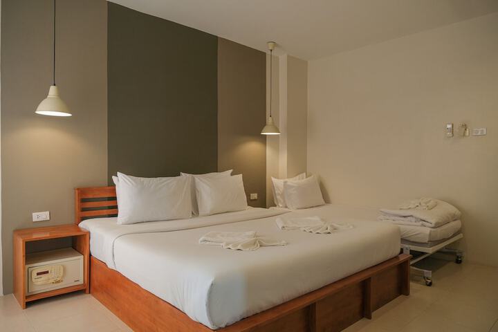 Room 18 of 36