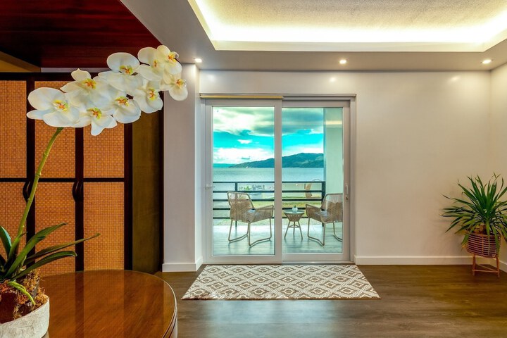Room 10 of 85