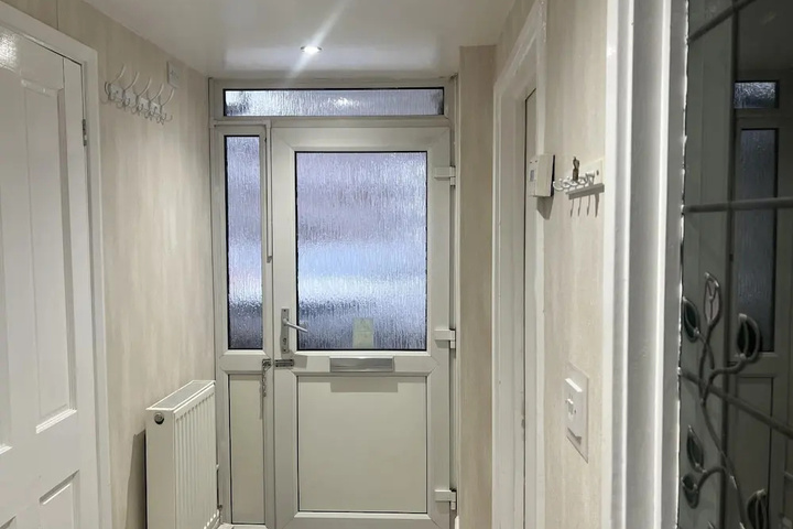 Room 9 of 15