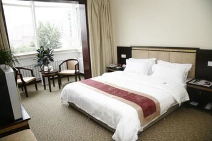 Room 8 of 19