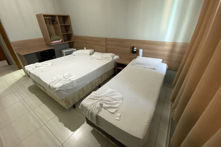 Room 5 of 34