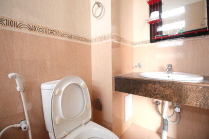 Room 4 of 27