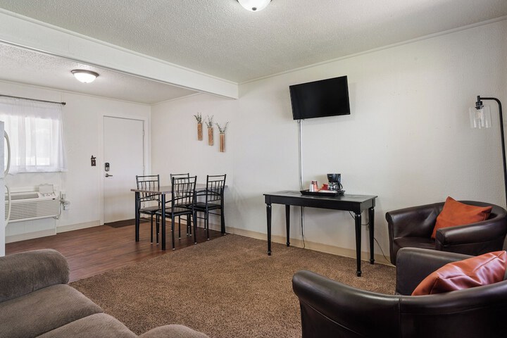 Room 98 of 154