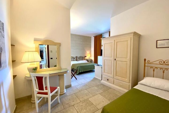 Room 30 of 78