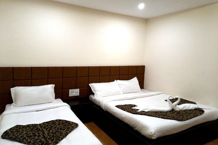 Room 16 of 37
