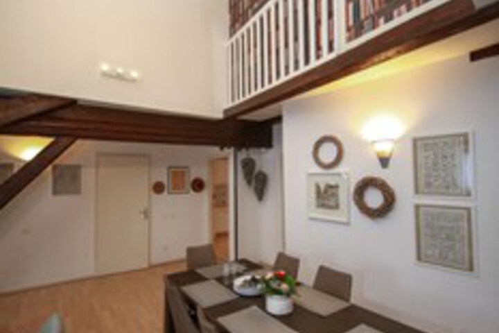 Room 6 of 13