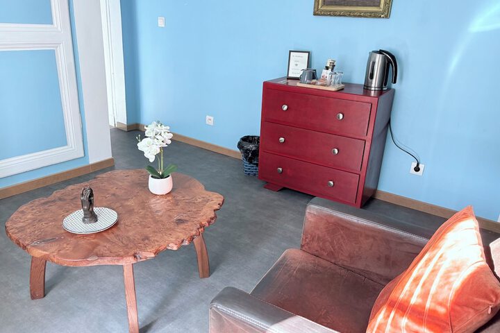 Room 8 of 60
