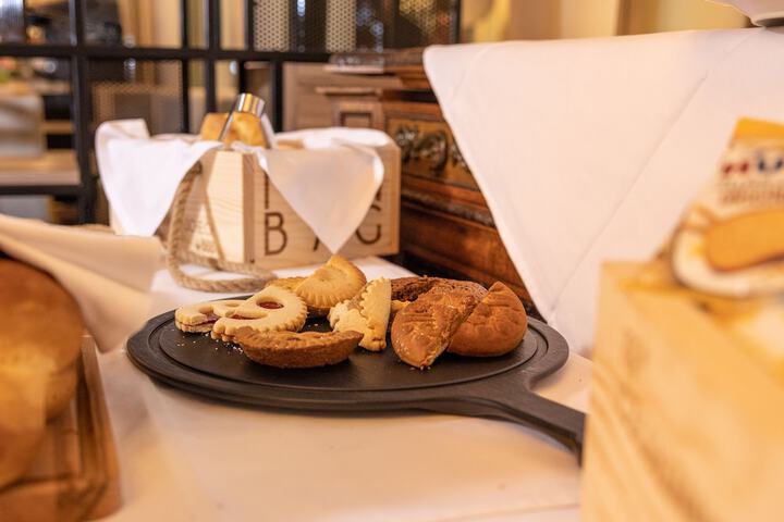 Breakfast/Coffee Service 46 of 61