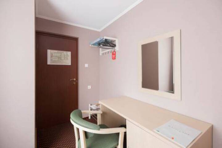 Room 3 of 9