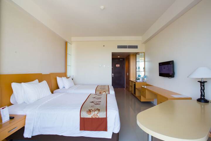 Room 13 of 64