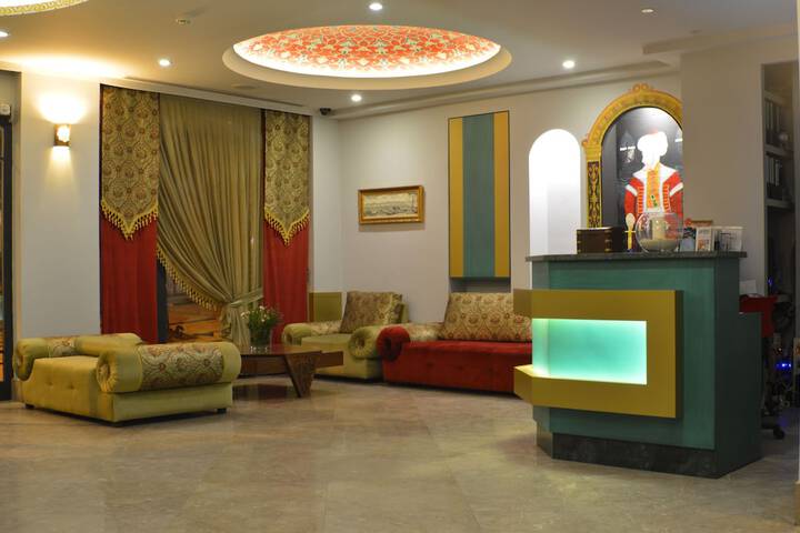 Guest Lobby