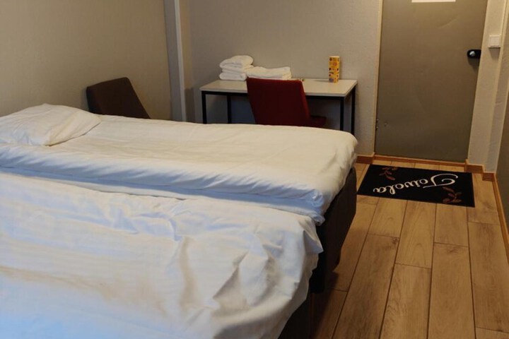Room 33 of 58