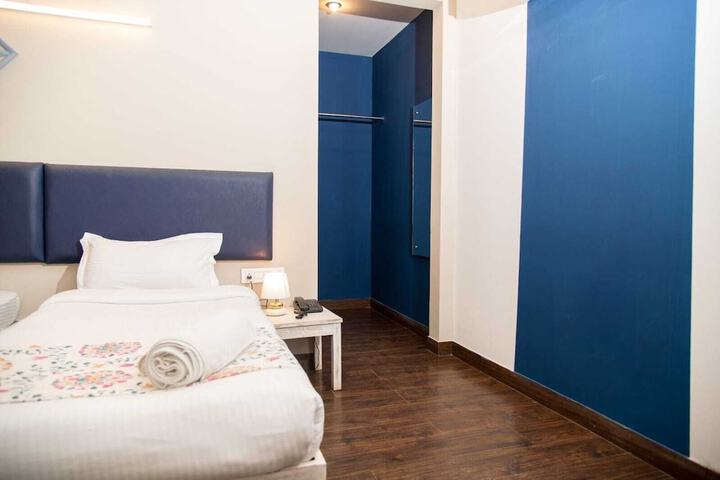 Room 8 of 41