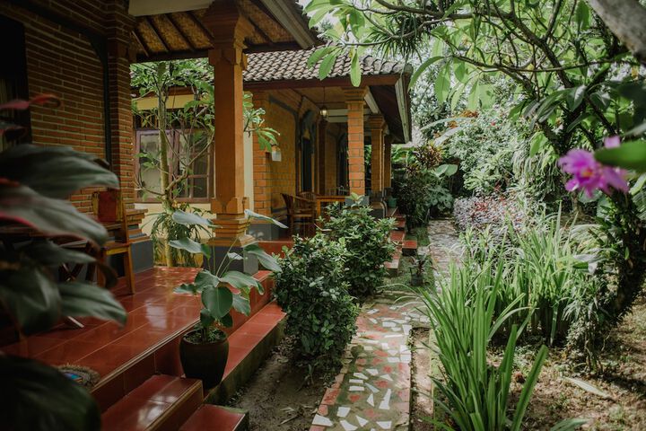 Hotel Entry