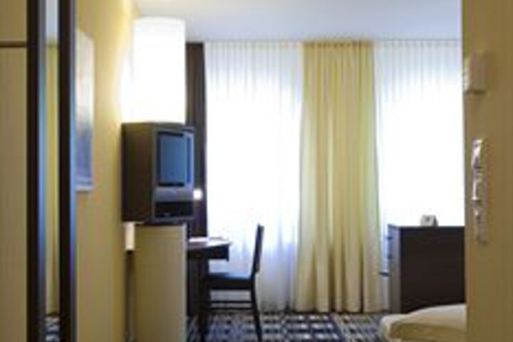 Room 7 of 20