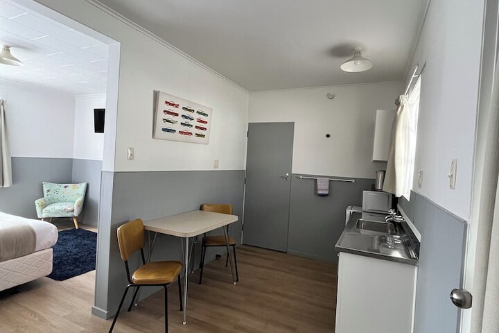 Room 2 of 16