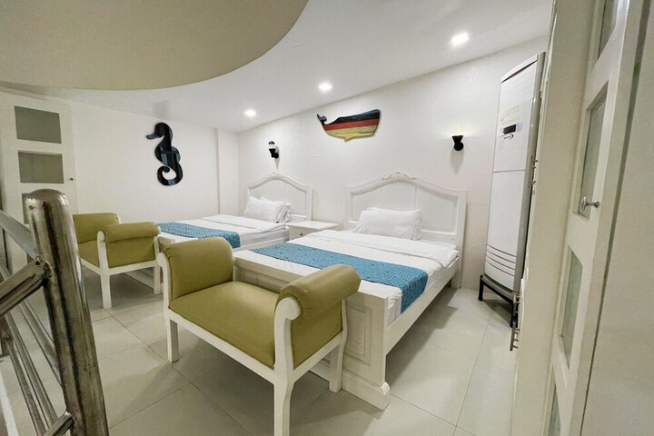 Room 37 of 106