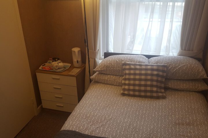 Room 4 of 49