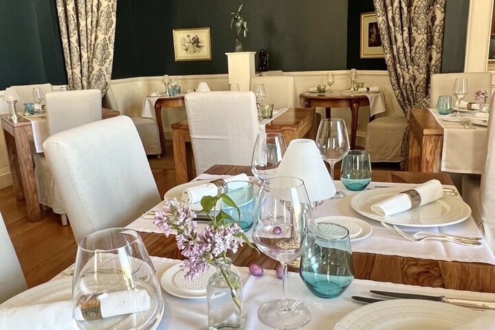 Dining 77 of 104