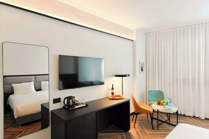 Room 18 of 67