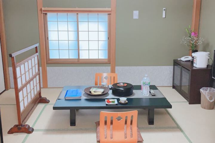 Room 15 of 18
