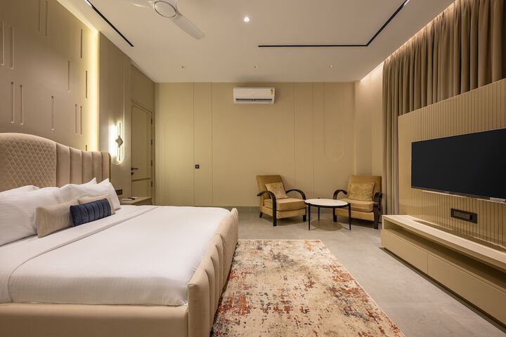 Room 10 of 25