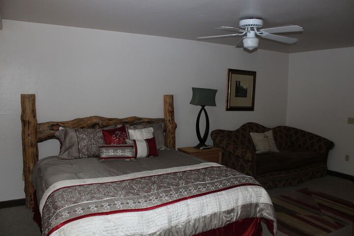Room 11 of 104