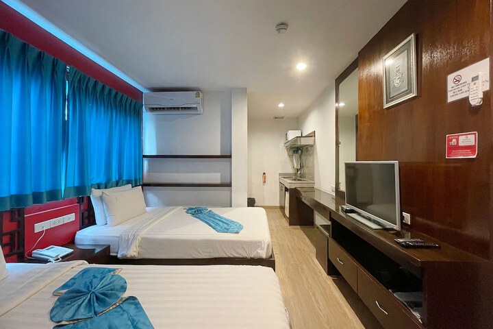Room 28 of 71