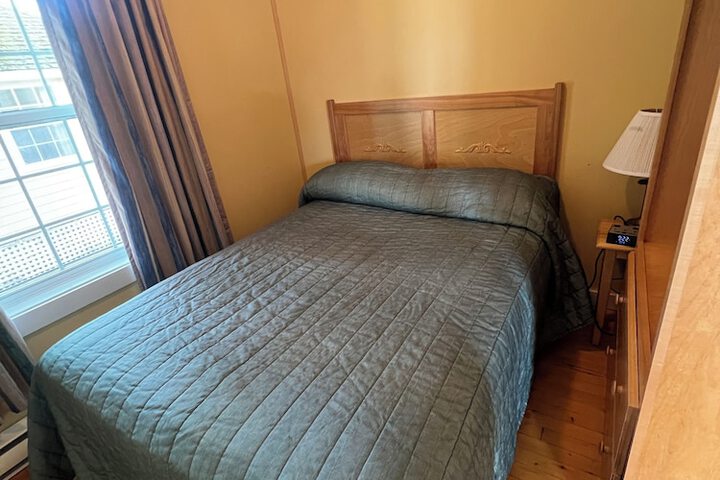 Room 3 of 64