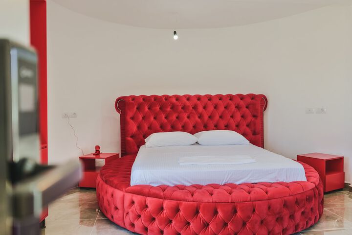 Room 9 of 62