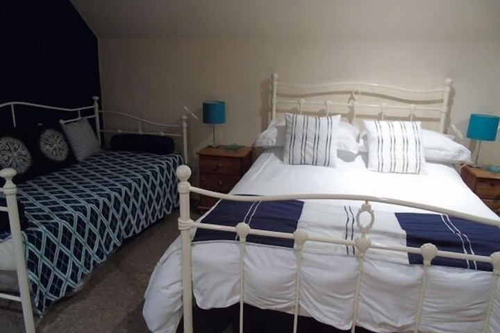 Room 9 of 17