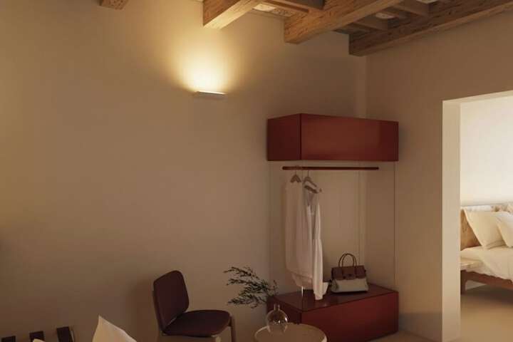Room 7 of 19