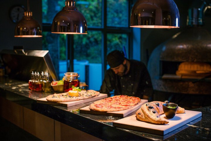 Dining 35 of 53