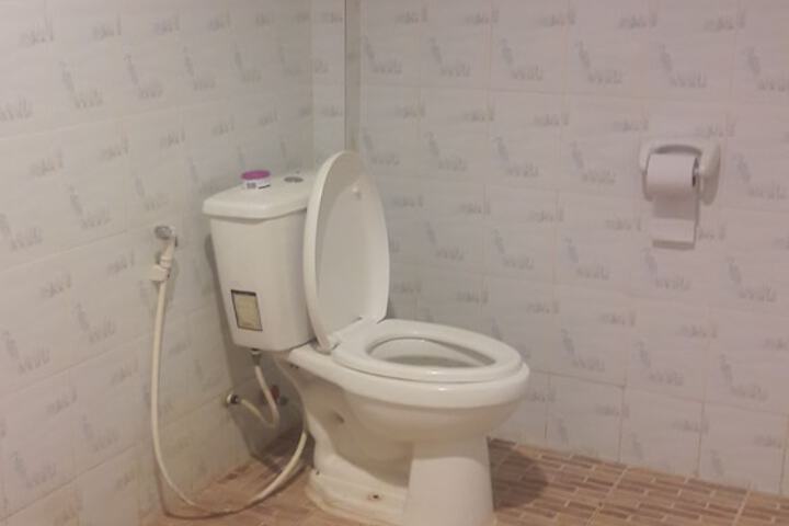 Room 12 of 27