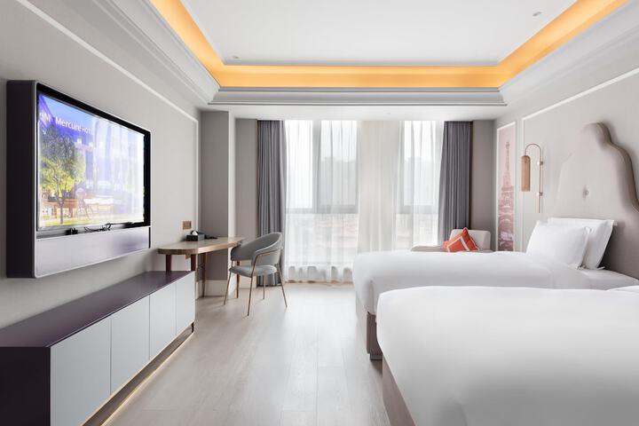 Room 17 of 40