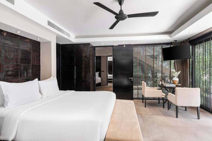 Room 8 of 92