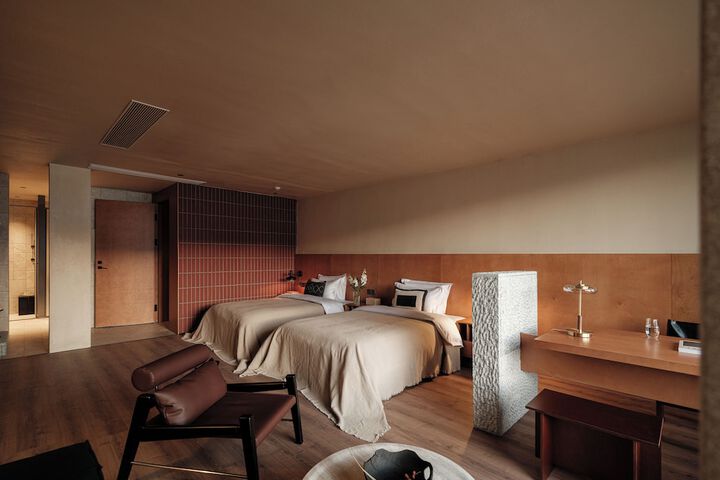 Room 9 of 169