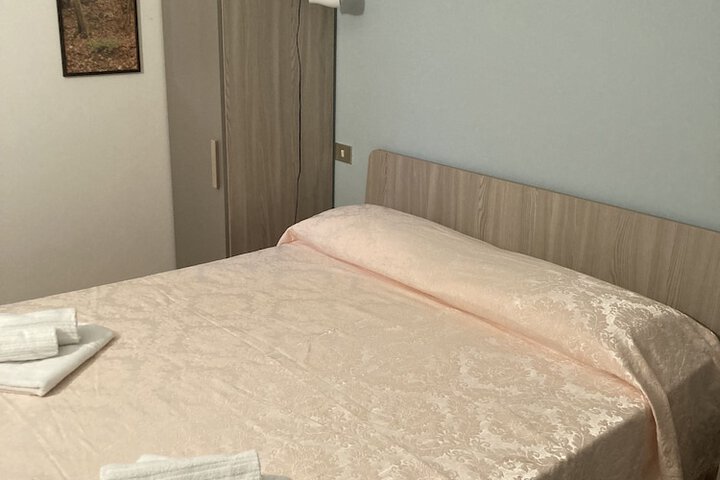 Room 16 of 24