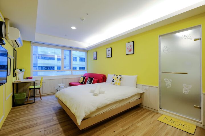 Room 18 of 60