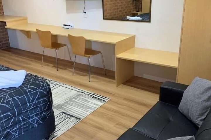 Room 15 of 33