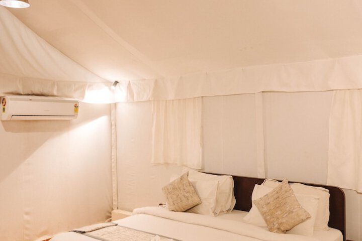 Room 73 of 112